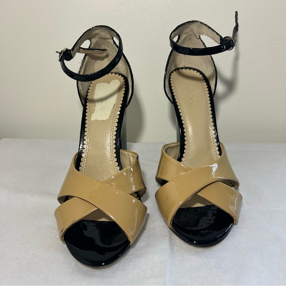 Le Château Elegant Beige and Black Women's Heels - Picture 2 of 8
